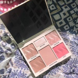 Cover FX face palette in light/medium